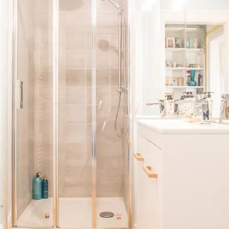 Bed & Breakfast Maison 1934 - Gare & Parking Gratuit J 3*